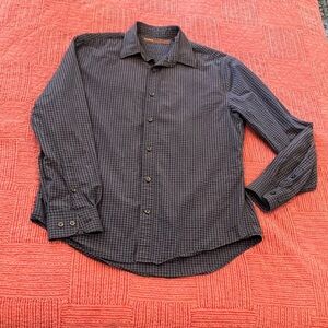 Perry Ellis men’s medium casual button down Checkered indigo Shirt - faded